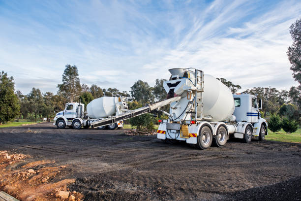 Best Commercial Concrete Contractor  in Country Clu, MO